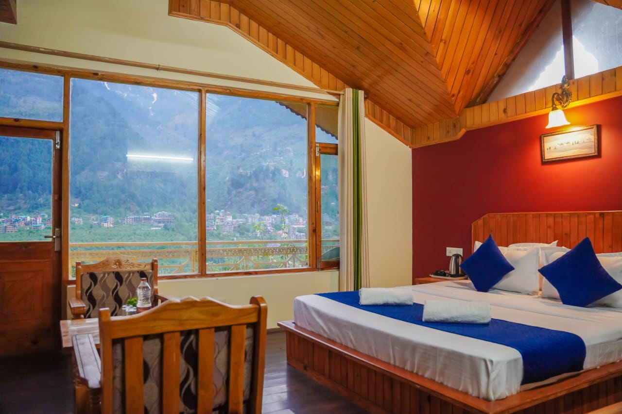 Snow covered Manali
